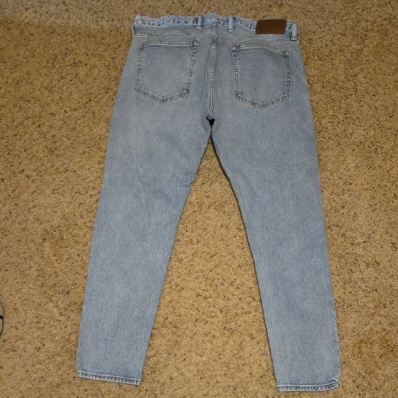 GAP Slim Taper Light Blue Jeans - Picture 6 of 8